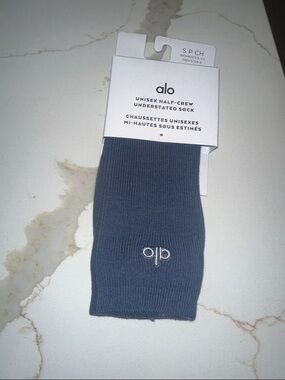 ALO Unisex Half-Crew Socks Bluestone